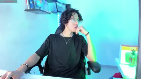 Manuel online show from October 21, 2:47 am