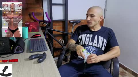 Marck  Independent model  online show from April 12, 4:04 am