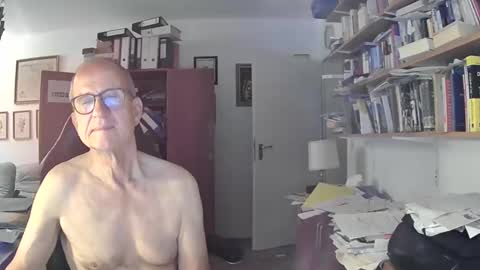 Snapshot of marginalie chatting on October 10, 6:51 am marginalie online show from October 10, 6:51 am