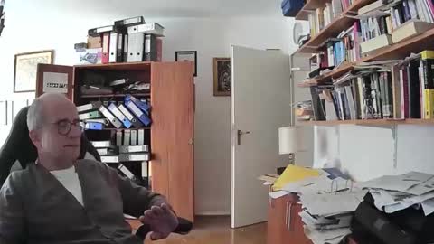 Snapshot of marginalie chatting on October 12, 2:11 pm marginalie online show from October 12, 2:11 pm