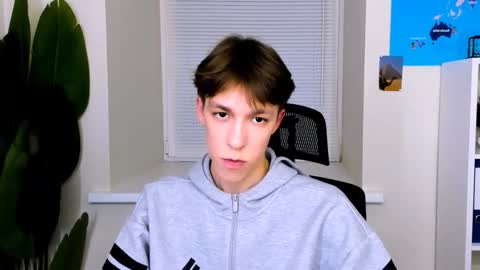 Mark online show from October 25, 4:09 pm