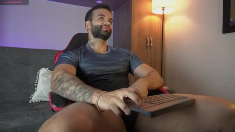 Mark online show from February 15, 10:29 pm