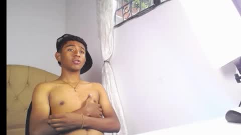Snapshot of mark_hernandez_ds chatting on October 27, 1:24 pm Mark online show from October 27, 1:24 pm