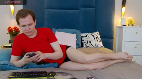 Mark online show from April 28, 9:19 pm