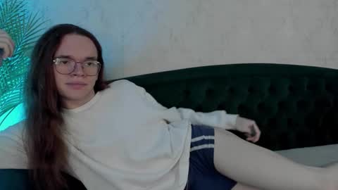 Mark online show from November 22, 10:26 am