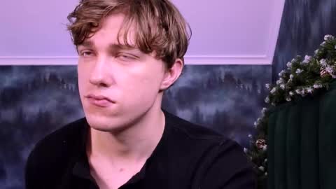 markshot_ online show from December 4, 5:31 pm