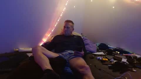 markymark101825061 online show from February 12, 5:58 am