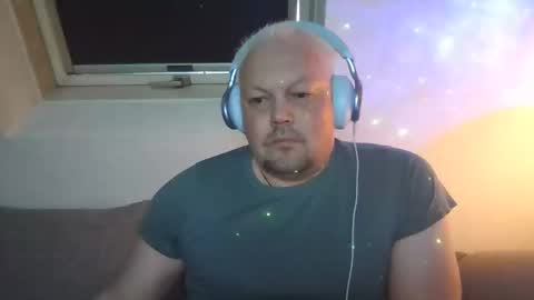 mars0481 online show from March 25, 4:22 pm