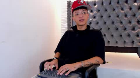 MARSHALL online show from April 7, 1:22 pm