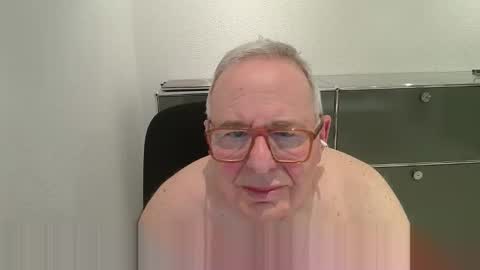 martin_1947 online show from January 9, 10:48 pm