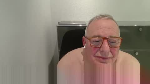 martin_1947 online show from December 19, 10:28 pm