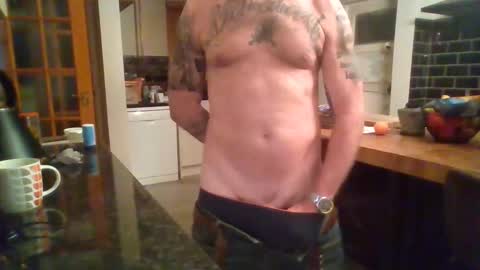 Masked Masturbation Dilf online show from December 18, 7:37 am