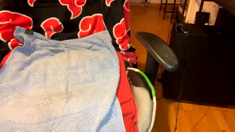 Snapshot of mastervan69 chatting on December 29, 5:01 pm Master Van online show from December 29, 5:01 pm