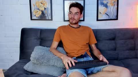 MATEO HUNTER online show from October 25, 4:03 am