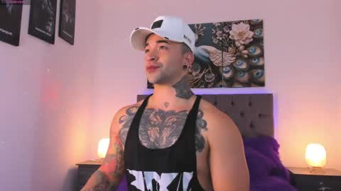 Matthew INDEPENDENT MODEL online show from April 18, 1:40 am