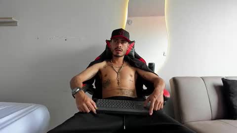 Matthew online show from January 5, 9:07 pm