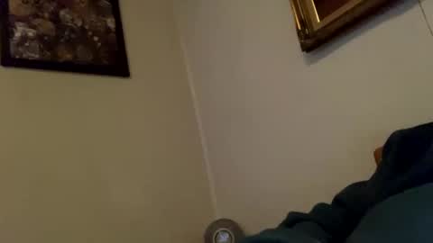 Snapshot of maturejerky chatting on January 15, 10:35 pm maturejerky online show from January 15, 10:35 pm