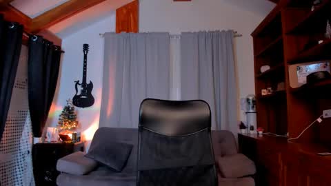 max D. online show from January 6, 11:51 am