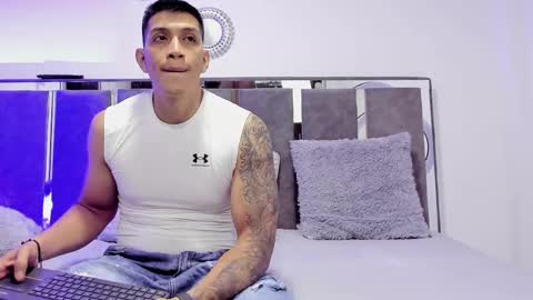 Snapshot of max_evanss_ chatting on October 30, 11:22 am Max online show from October 30, 11:22 am