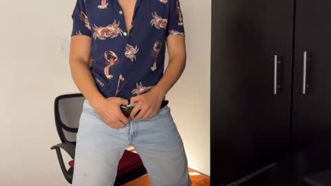 Snapshot of max_lancaster chatting on December 24, 10:17 pm Max Lancaster online show from December 24, 10:17 pm