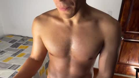 Snapshot of max_lancaster chatting on March 6, 10:47 pm Max Lancaster online show from March 6, 10:47 pm