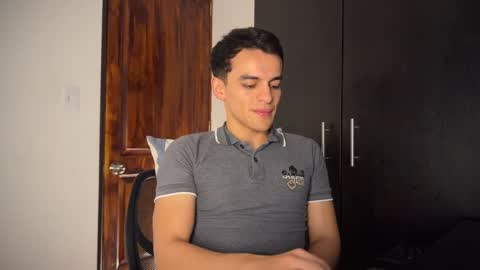 Snapshot of max_lancaster chatting on January 13, 11:38 pm Max Lancaster online show from January 13, 11:38 pm