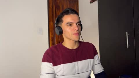 Snapshot of max_lancaster chatting on January 4, 12:16 am Max Lancaster online show from January 4, 12:16 am