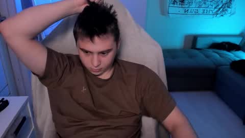 Max online show from January 14, 9:51 pm