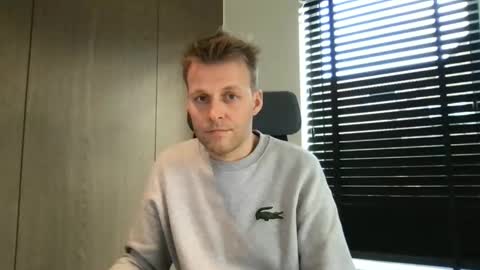 Max take off clothes online show from November 21, 9:52 am