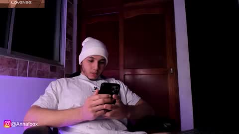 max_valiant1 online show from January 13, 4:39 am