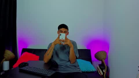 MAX     online show from January 13, 2:27 am