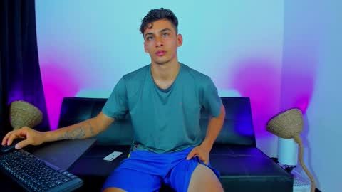 MAX     online show from November 4, 9:21 am