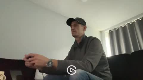 Max online show from November 10, 12:21 pm