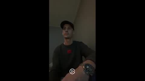 Max online show from January 3, 6:14 pm