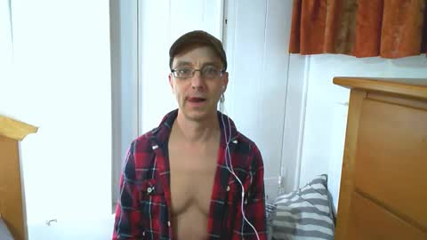 Max Davies online show from November 15, 8:22 pm