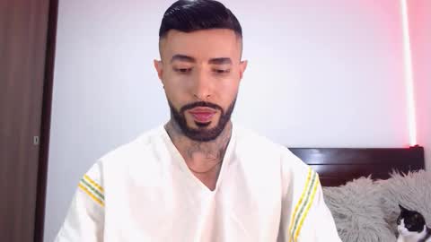 Independent Model online show from February 3, 3:59 am