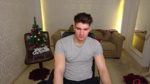 MaxKaiden online show from December 19, 6:10 am