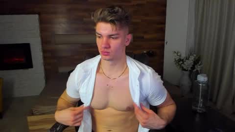 MaxKaiden online show from March 12, 6:32 am