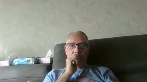 Snapshot of maxou569 chatting on September 30, 9:46 am maxou569 online show from September 30, 9:46 am