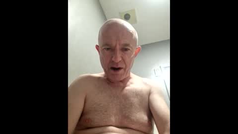 fuck those pink things right off ffs real deal or nowt  online show from February 28, 4:33 am