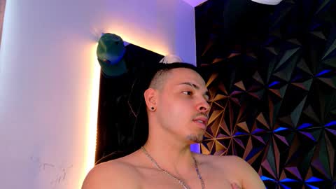 MAX online show from October 30, 10:11 pm