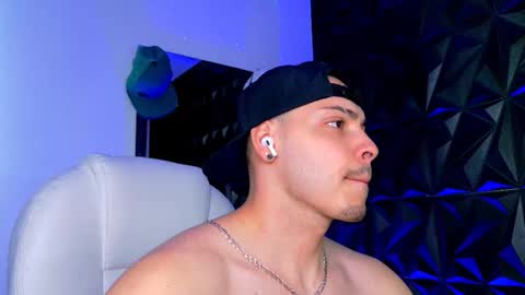 MAX online show from January 11, 7:28 pm