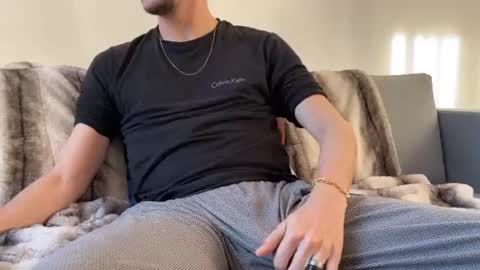 MaxXxurbate online show from December 15, 1:00 pm