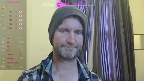 Snapshot of mayhemnz chatting on December 23, 4:12 am MayhemNZ online show from December 23, 4:12 am