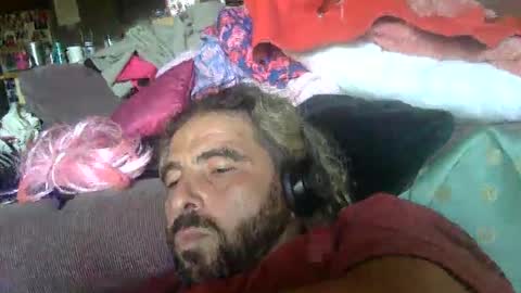 Snapshot of mazl0w chatting on January 30, 8:32 am mazl0w online show from January 30, 8:32 am