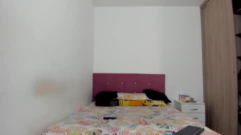 mcloviin_ online show from February 25, 5:25 pm