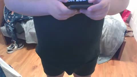 Snapshot of md2305 chatting on December 5, 7:38 am md2305 online show from December 5, 7:38 am