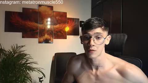 Snapshot of metatron_muscle chatting on October 27, 2:14 am Dany online show from October 27, 2:14 am