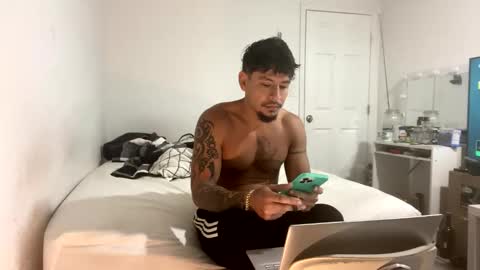 miamiclos1 online show from February 25, 12:39 pm