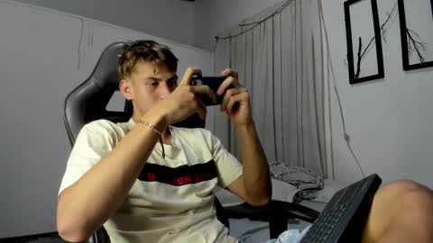 Miguel Hernandez online show from March 8, 10:24 pm